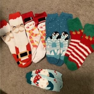 Christmas sock collection 4 fuzzy and one ankle